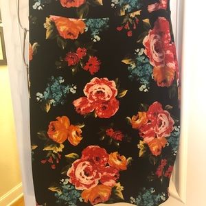 Perfect floral pencil skirt